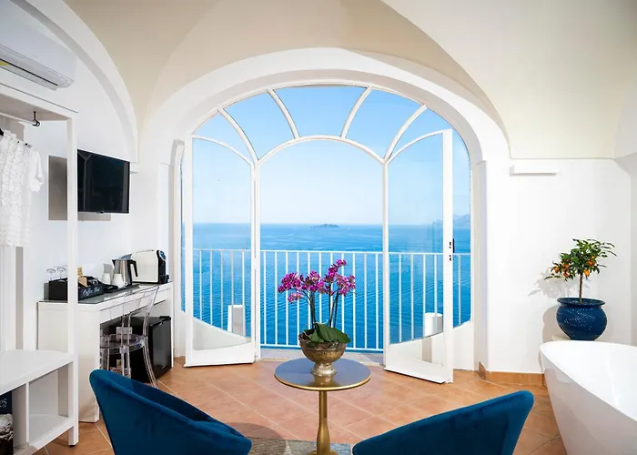 Villa Santa Chiara Positano Suites